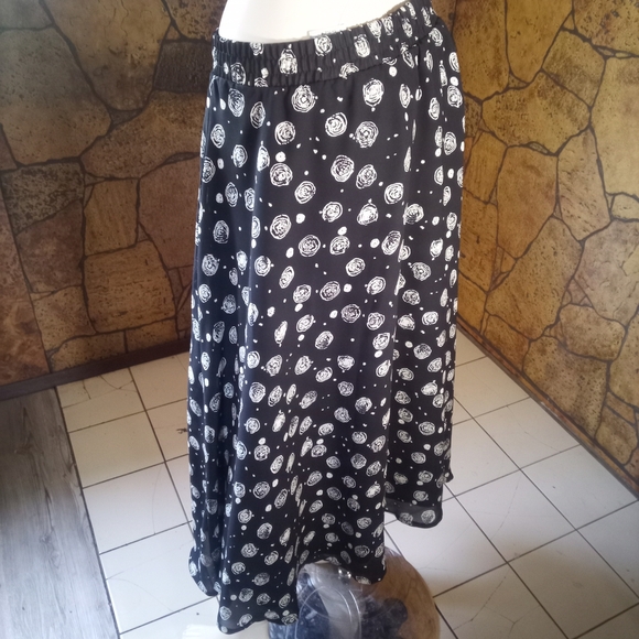 White Stag Black and White Floral Maxi Skirt - Picture 4 of 5